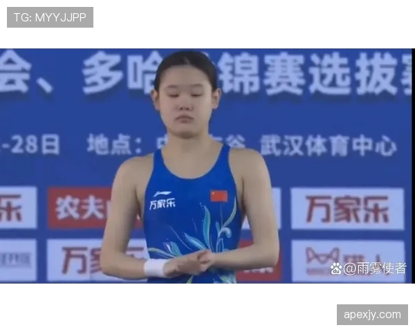 张家齐训练完偷偷吃炸鸡被教练抓包，这届跳水小花也太真实了吧