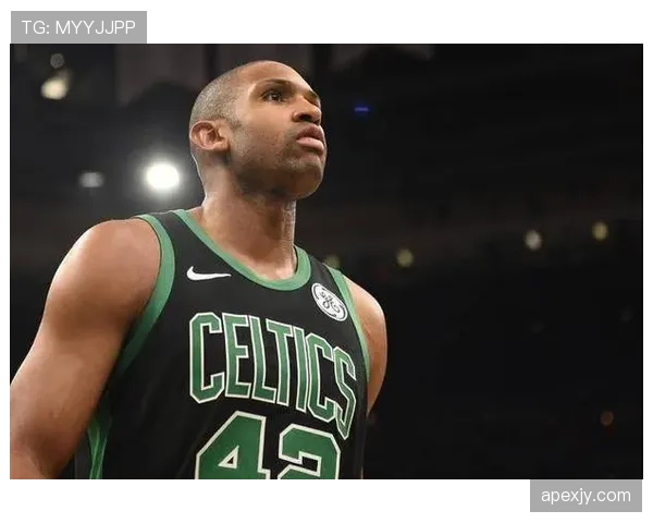 颜骏凌一边行走NBA富豪圈一边还得背锅，这生活我真看懵了